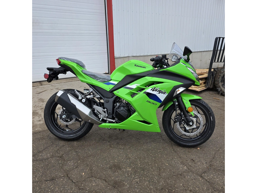 2026 Kawasaki Ninja 300 alt