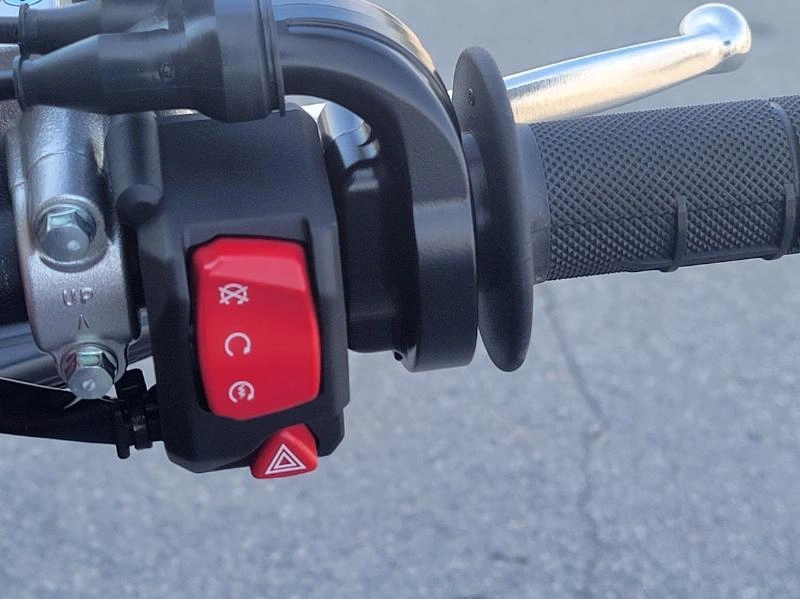 2025 Suzuki Dr-z4s alt