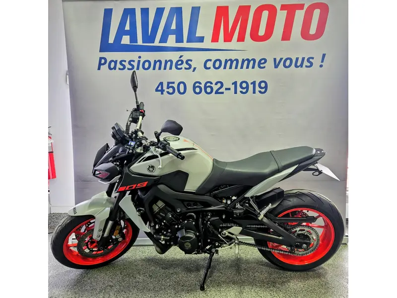2019 Yamaha MT-09 thumbnail 3