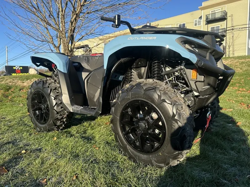 2026 Can-Am Outlander XT 700 thumbnail 2