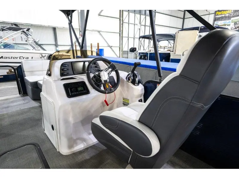 2022 Manitou 22 AURORA LE ANGLER MERC 115 thumbnail 9