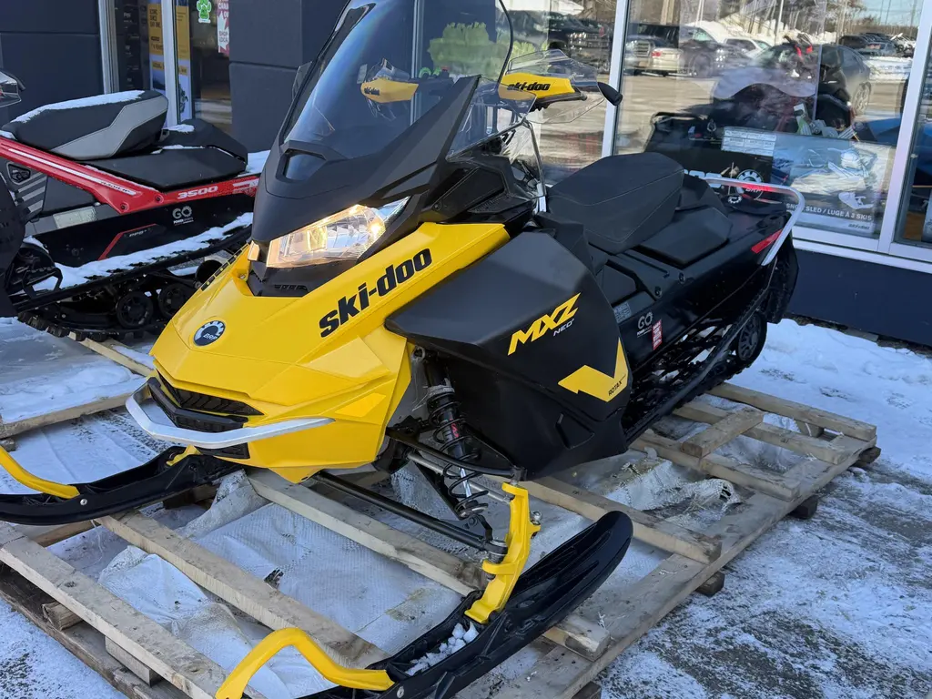 2025 BRP MXZ NEO+ 600 EFI (55) RipSaw 1.25" E.S.