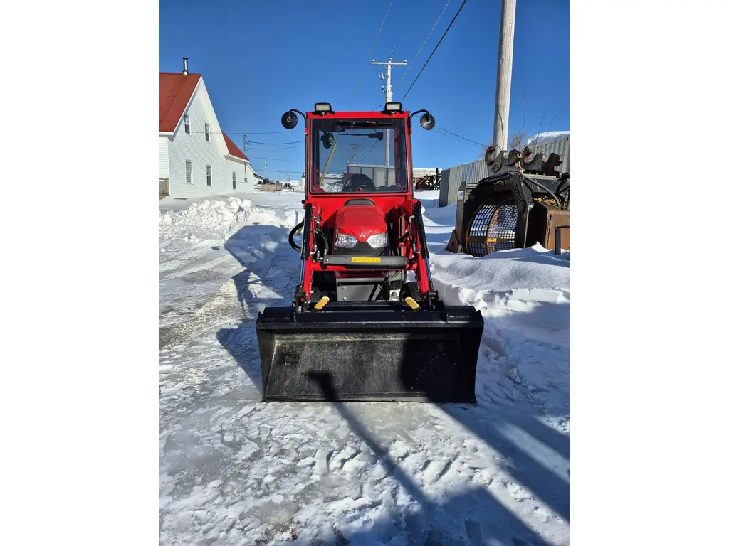 2022 Massey Ferguson GC1725M
