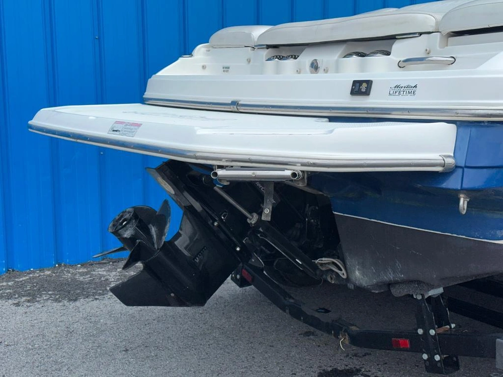 Mariah Boat Co R20 - 5.0l Mpi 2011 alt