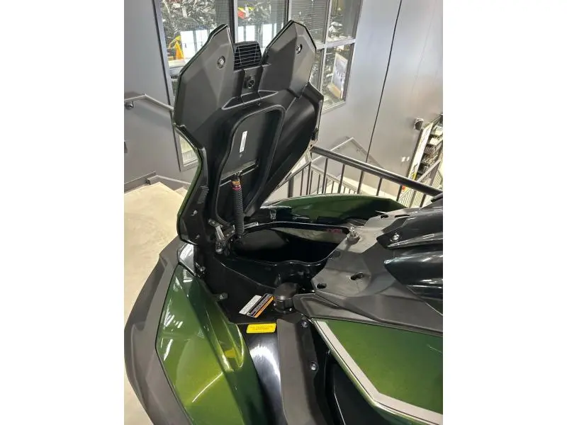 Kawasaki Ultra 310lx 2024 alt