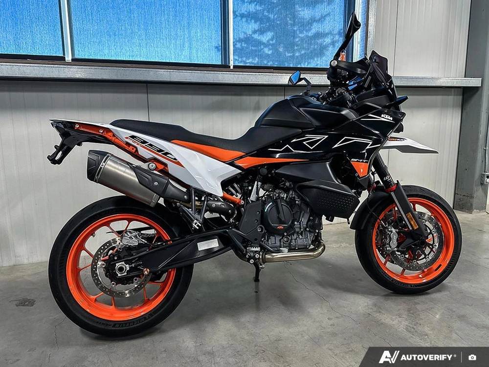 2024 Ktm 890 Smt alt