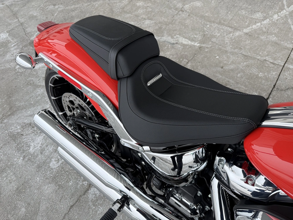 2026 Harley-davidson Breakout alt