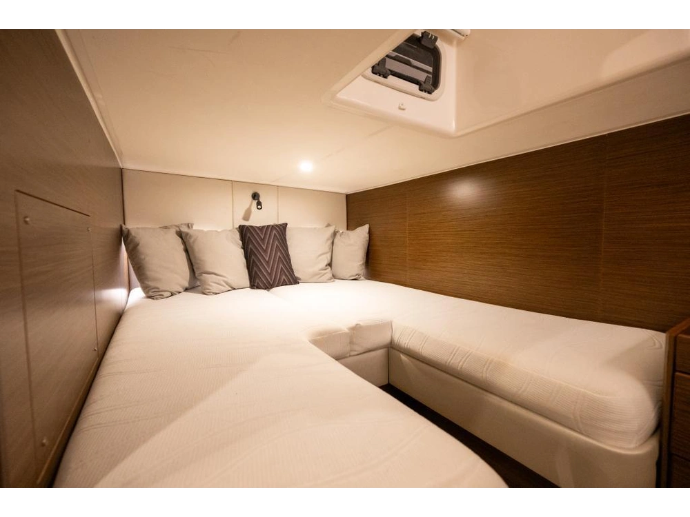 Bavaria S33 Ht Volvo D3-220 2018 alt