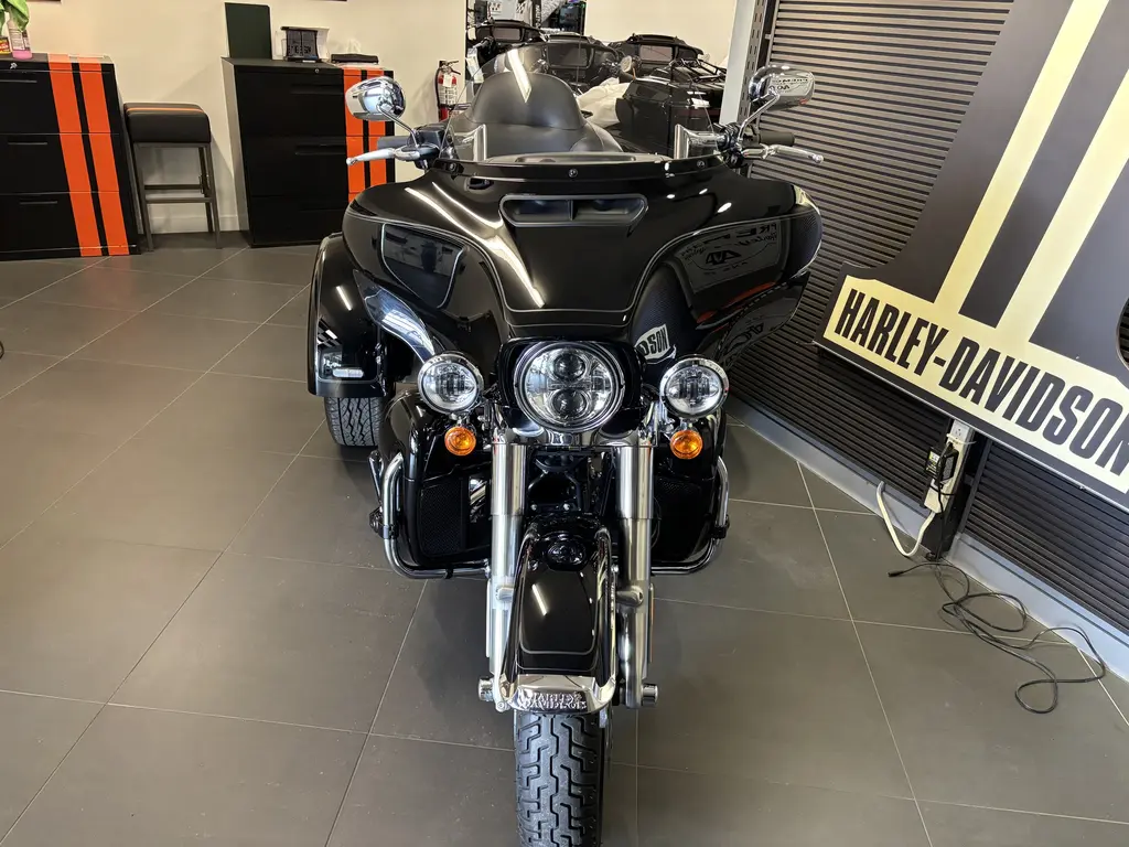 Harley-Davidson FLHTCUTG Tri Glide UltraFLHTCUTG 2024
