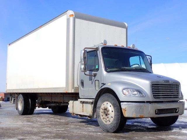 2005 Freightliner M2106