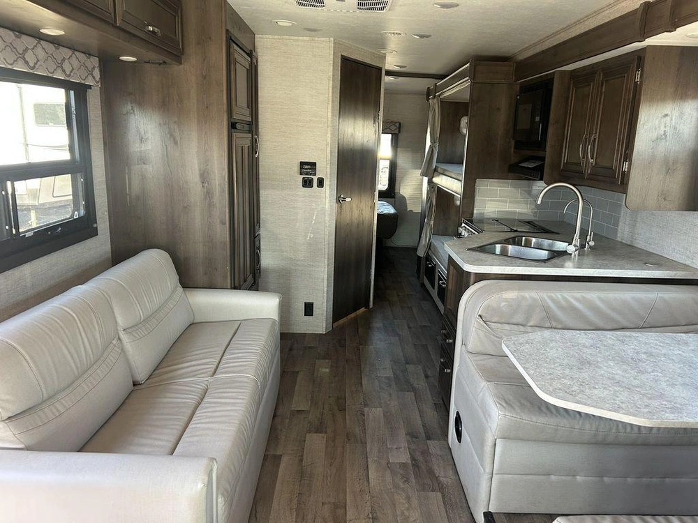 2021 Jayco Redhawk 31f alt