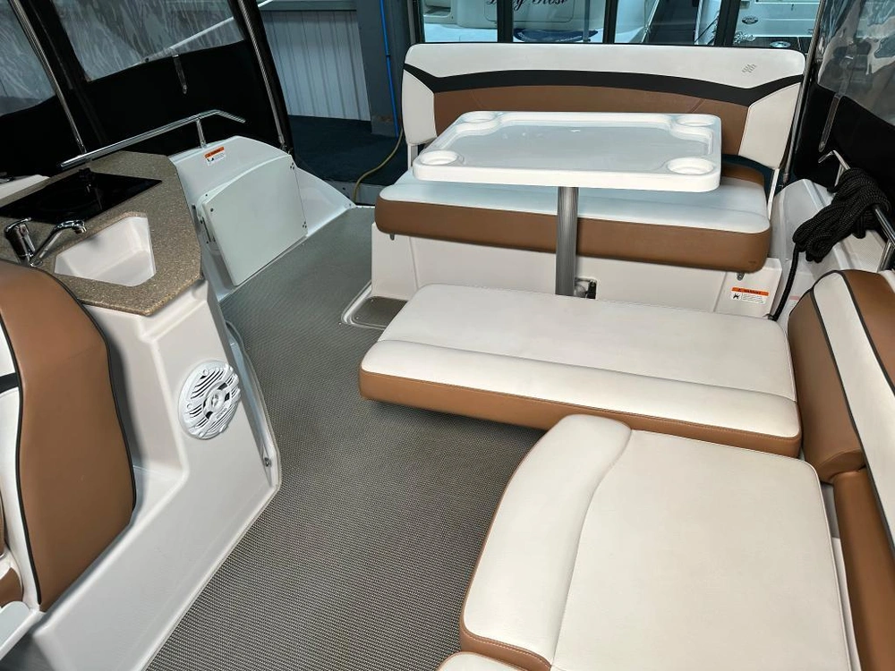 Four Winns Vista 255 2017 alt