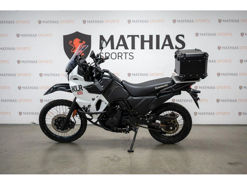 2024 Kawasaki Klr650 alt