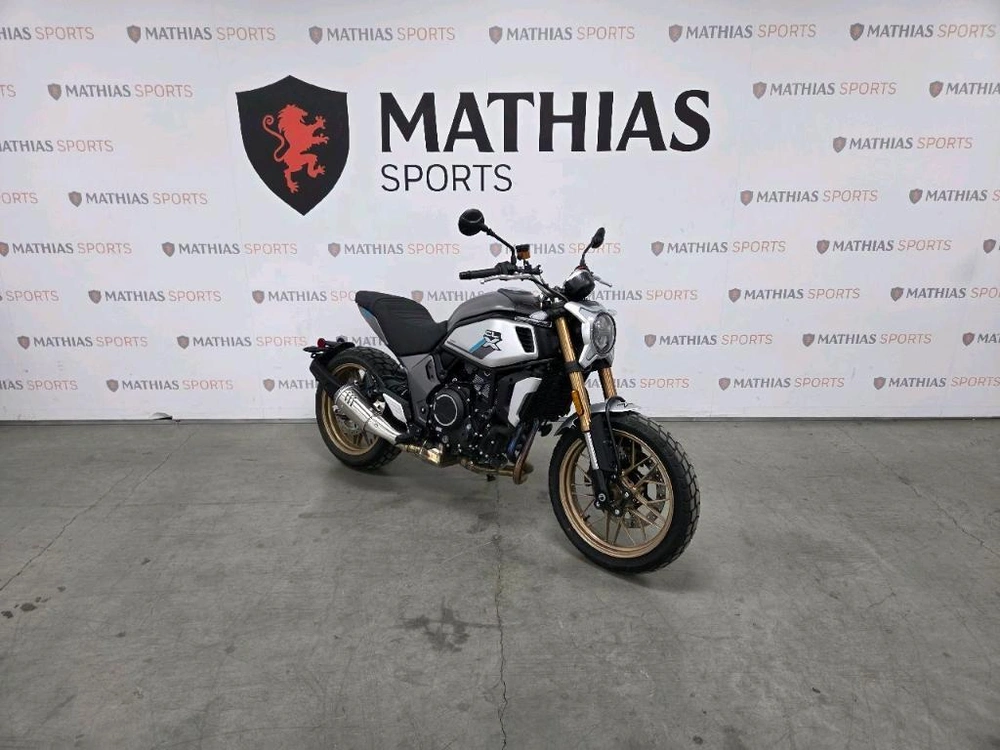 2023 Cfmoto 700cl-x alt