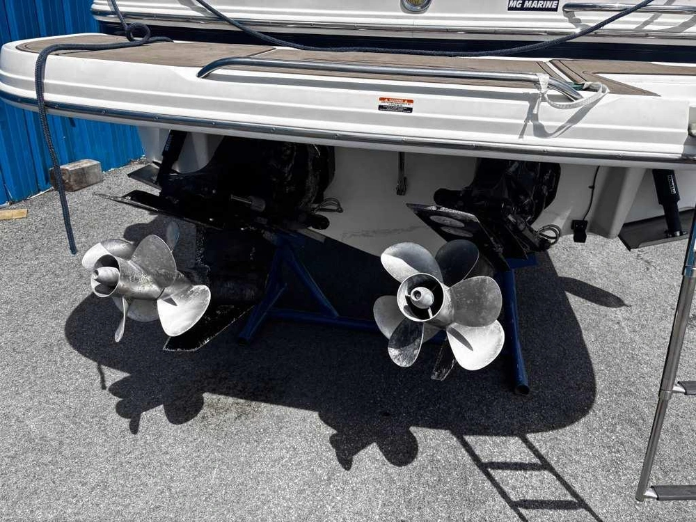 2010 Chaparral 290 Signature alt