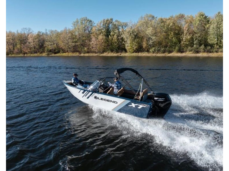 Legend 18 Xt White Blue 2026 alt