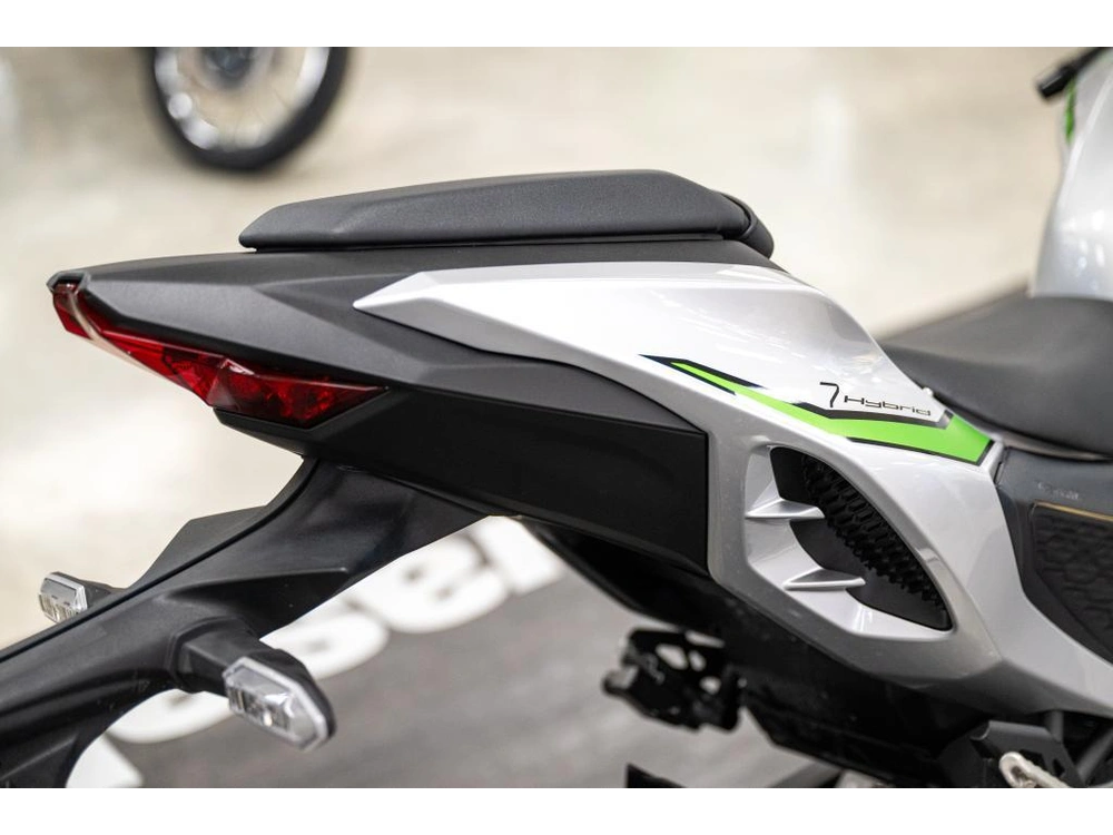 2024 Kawasaki Ninja 7 Hybrid alt