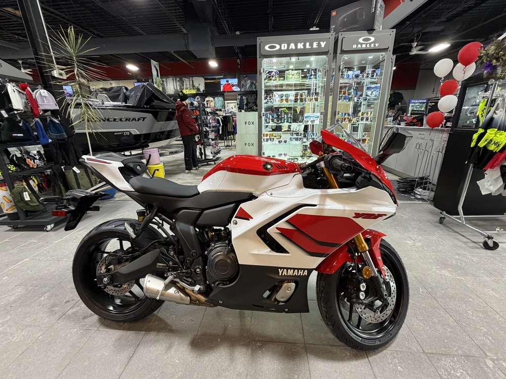 2026 Yamaha Yzf-r7 70th Anniversary Edition alt