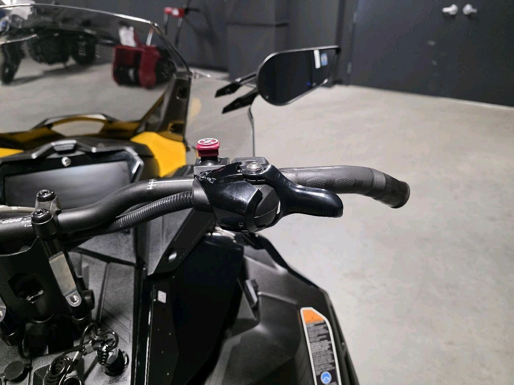 Ski-doo Renegade Enduro 900 Ace Turbo 2023 alt