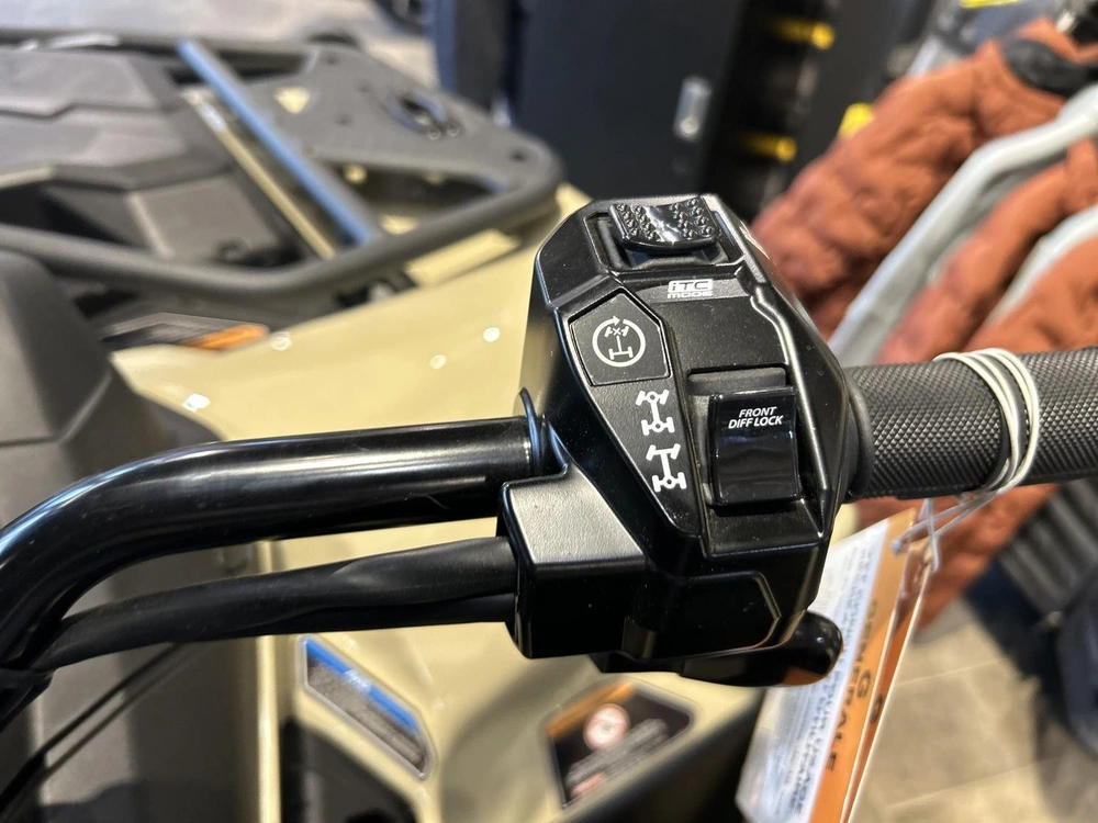 Can-am Outlander Pro Xu Hd7 2026 alt