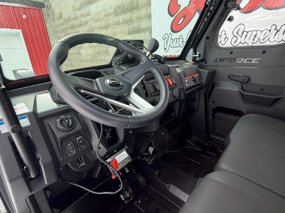 2025 Cfmoto Uforce 600 Cab W/heater! alt