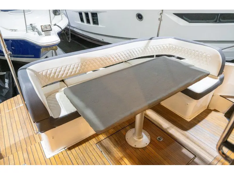 2018 Bavaria Motoryachts S36 COUPE VOLVO D3-220 *SUR RENDEZ-VOUS* thumbnail 7
