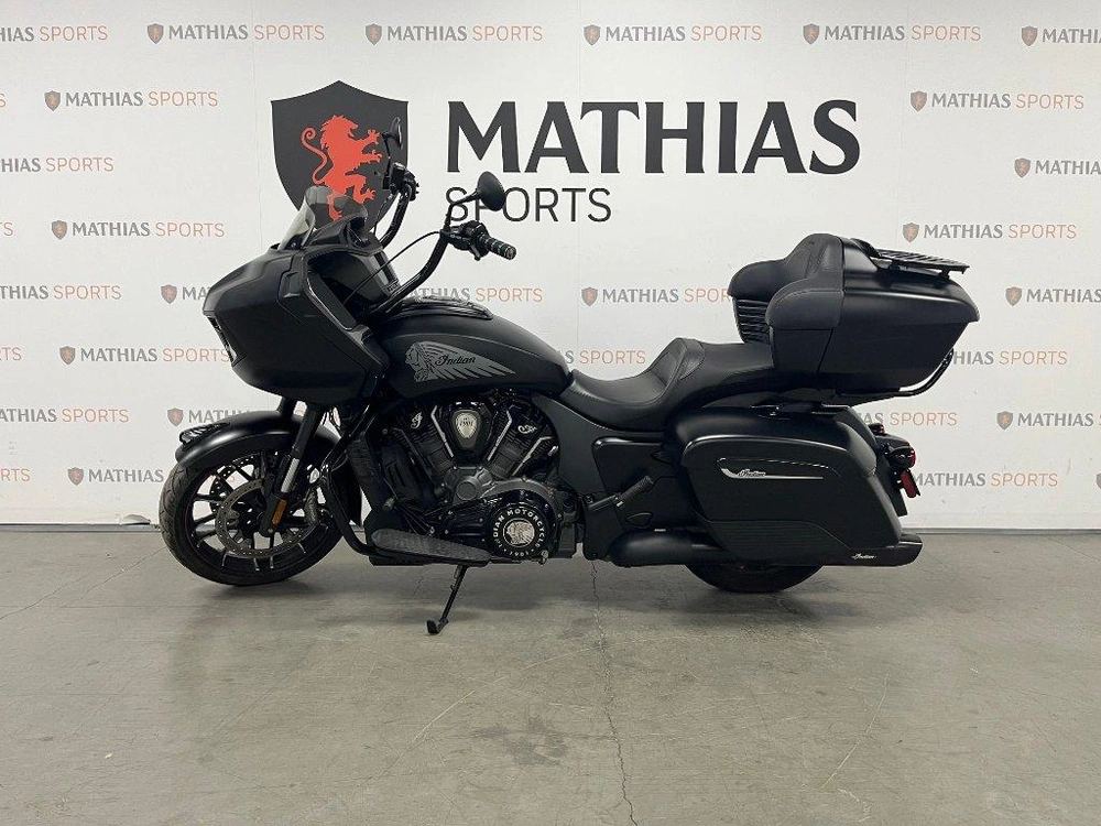 2020 Indian Motorcycle Challenger Dark Horse alt