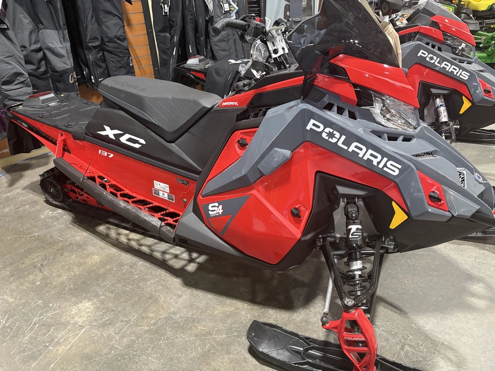 2024 Polaris Prostar S4 Indy Xc 137 Indy Red alt