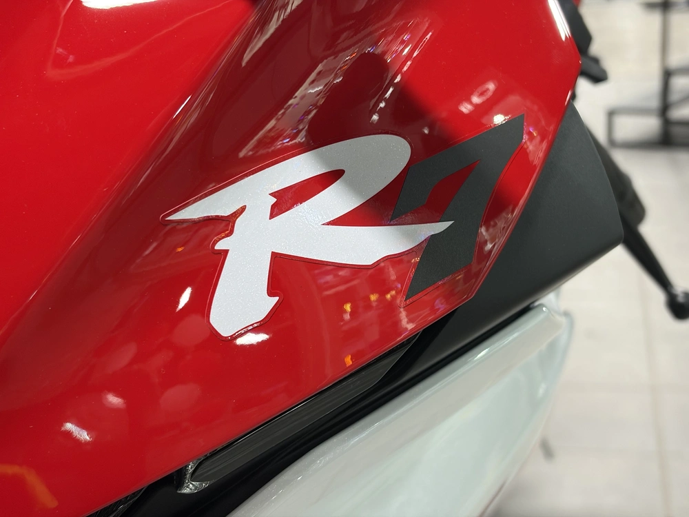 2026 Yamaha Yzf-r7 70th Anniversary Edition alt