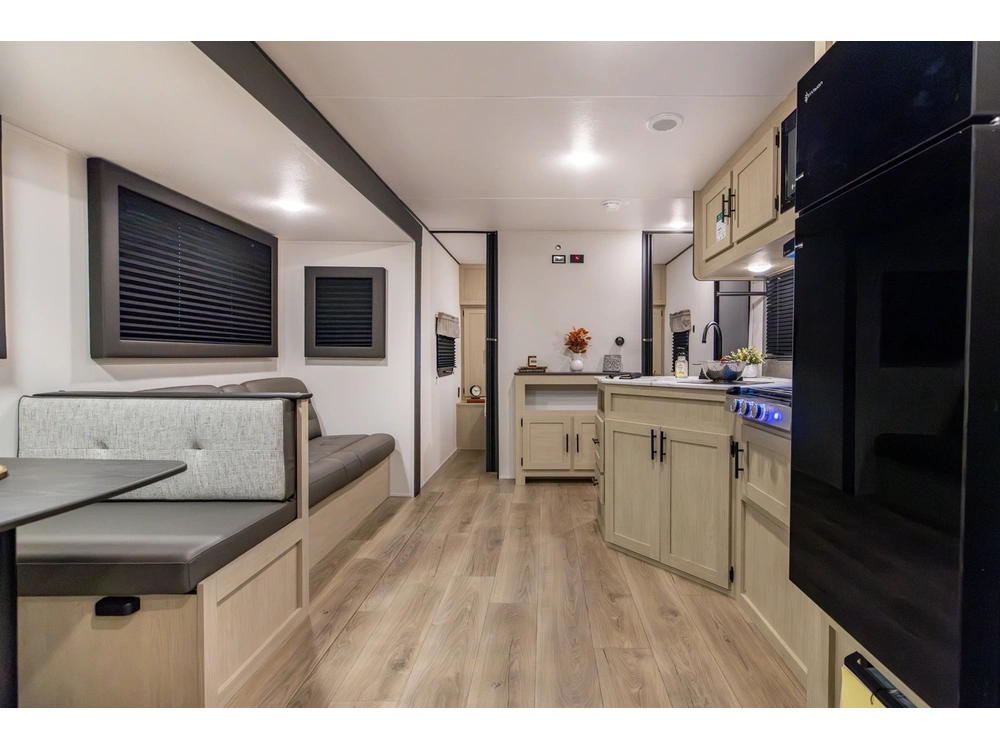 Coachmen Shasta I-5 Edition 527bhs 2026 alt