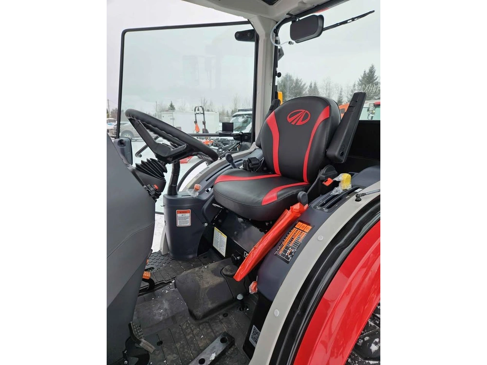 2026 Mahindra 1640 Hst Cab alt