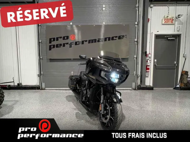 2026 Indian Motorcycle Challenger Dark Horse + 112 & Audio Package