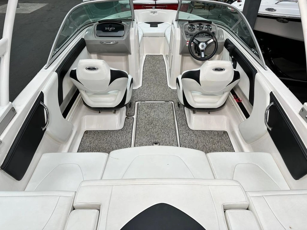 2018 Chaparral H2o 19 alt