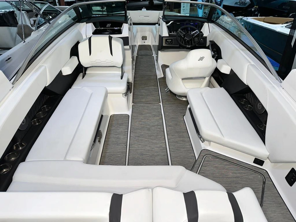 Four Winns H6 Mercruiser 6.2l / Bravo 3 - Demo 2025 alt