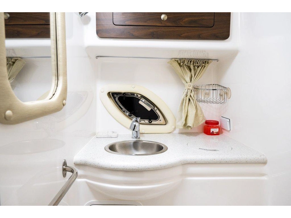 Rinker Boat Co Ex 320 2018 alt