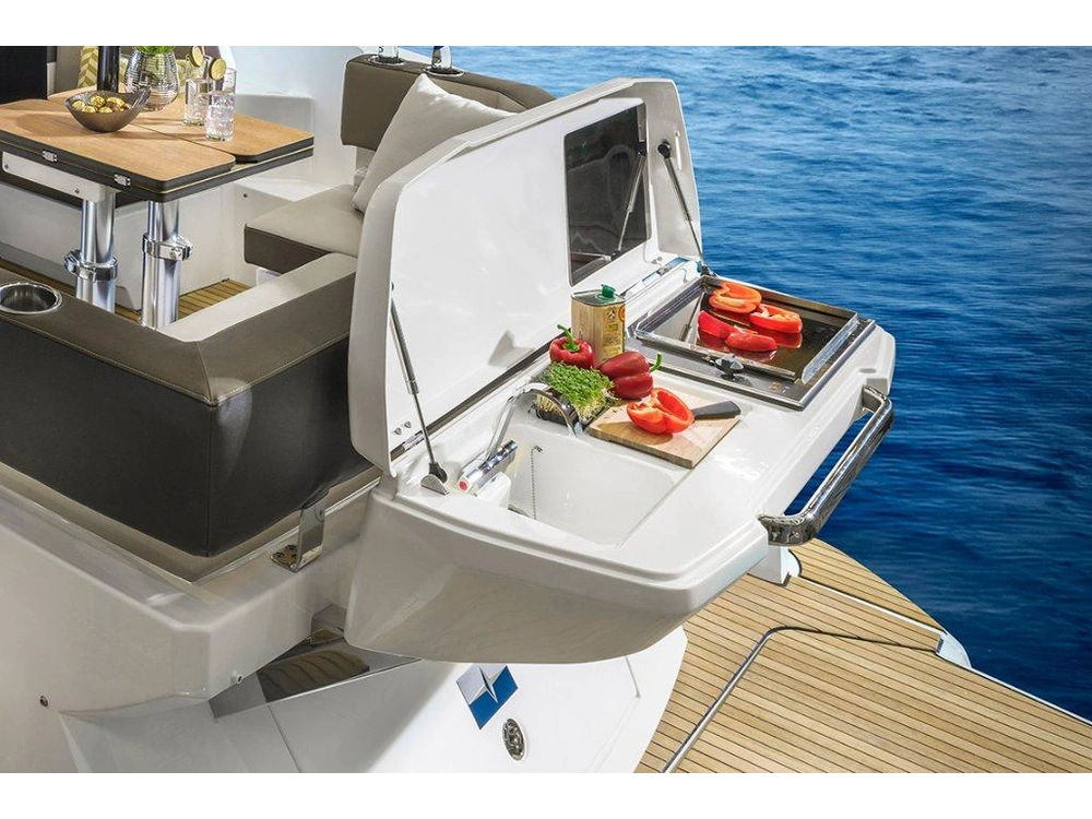 Bavaria R40 2026 alt