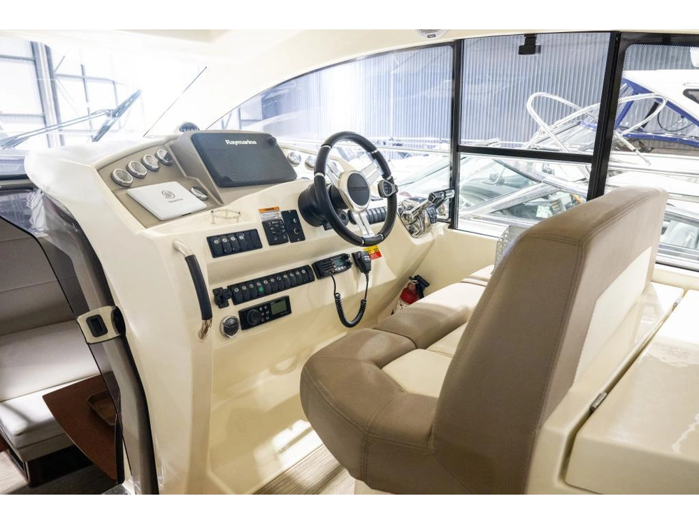 2013 Jeanneau Prestige 390s alt