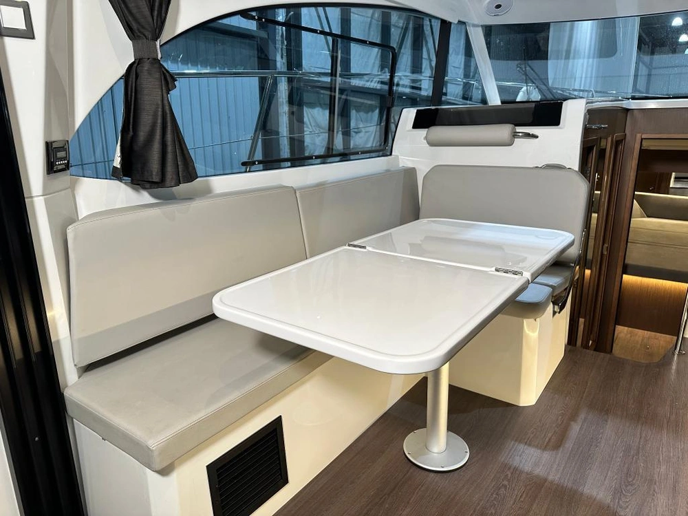 2022 Beneteau Antares 11 alt