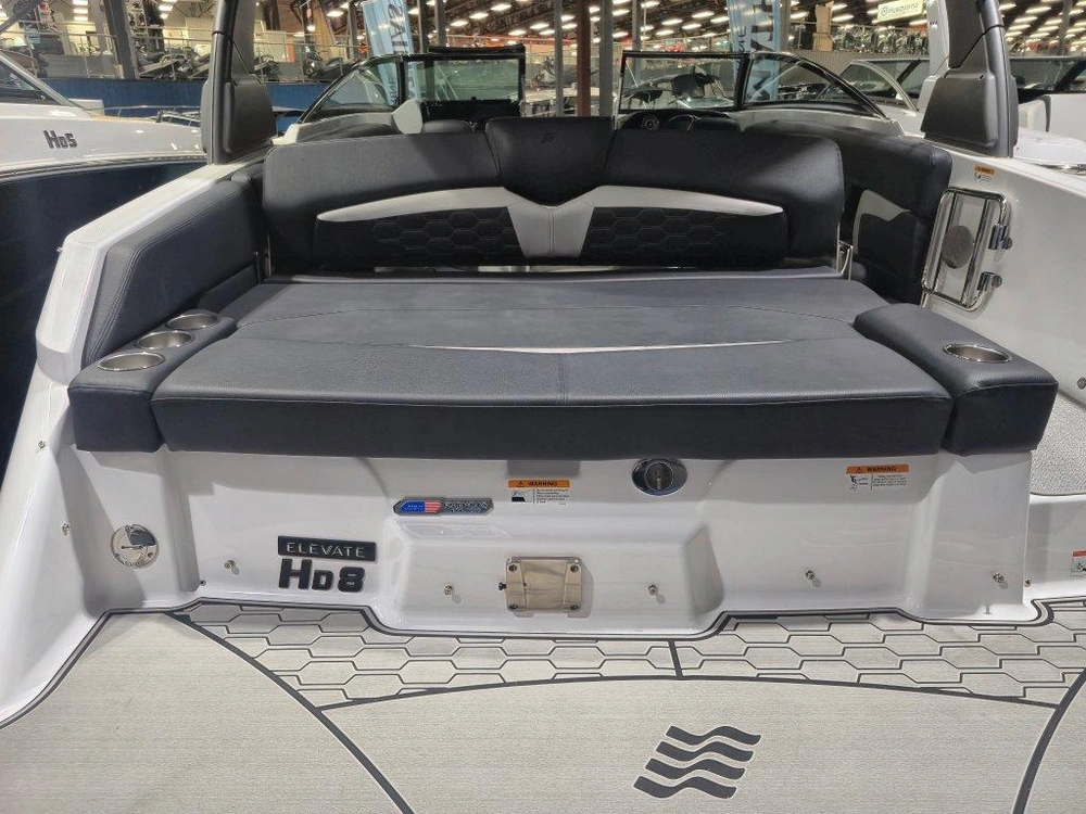 Four Winns Hd8 6.2l/350hp 2026 alt