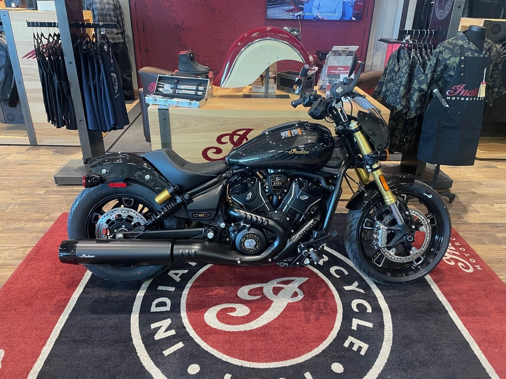 2026 Indian Motorcycle 101 Scout - Onyx Black Crystal W/ Grfx alt