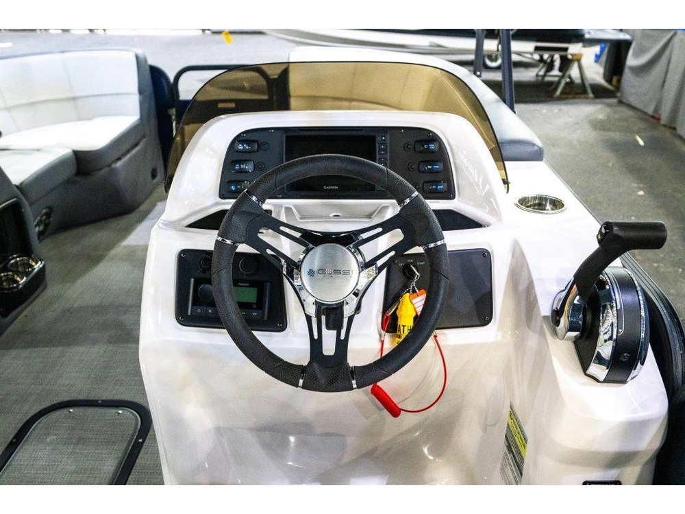 Manitou 22 Aurora Le Angler Merc 115 2022 alt