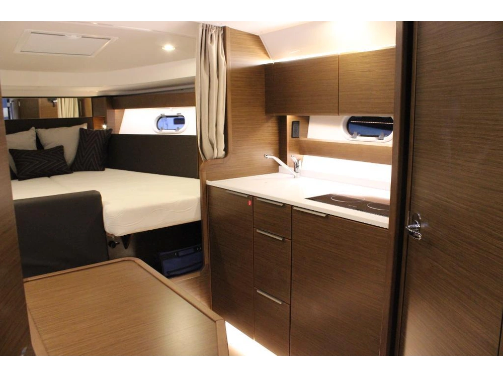 Bavaria S33 Ht Volvo D3-220 Evc 2021 alt