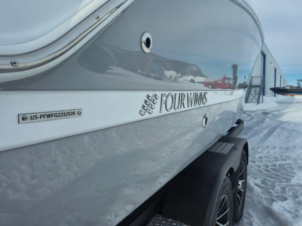 Four Winns Hd3 4.5l/b3 Dts 2026 alt