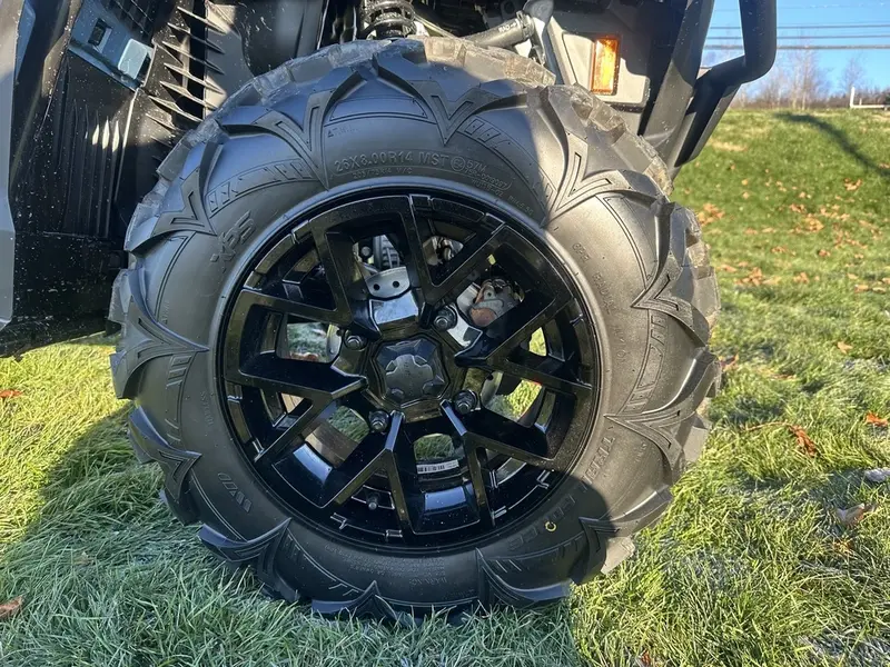 2026 Can-Am Outlander XT 700 thumbnail 11