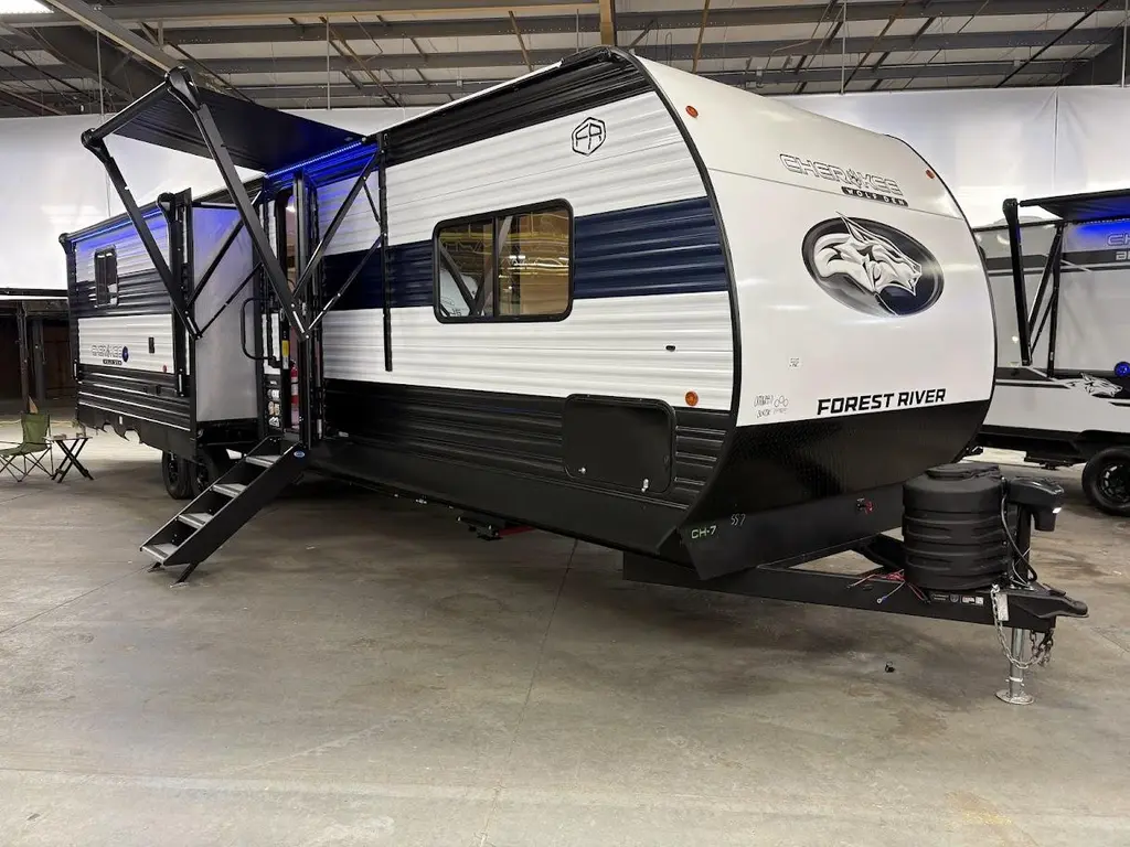 Forest River Wolf Den 304SR 2026