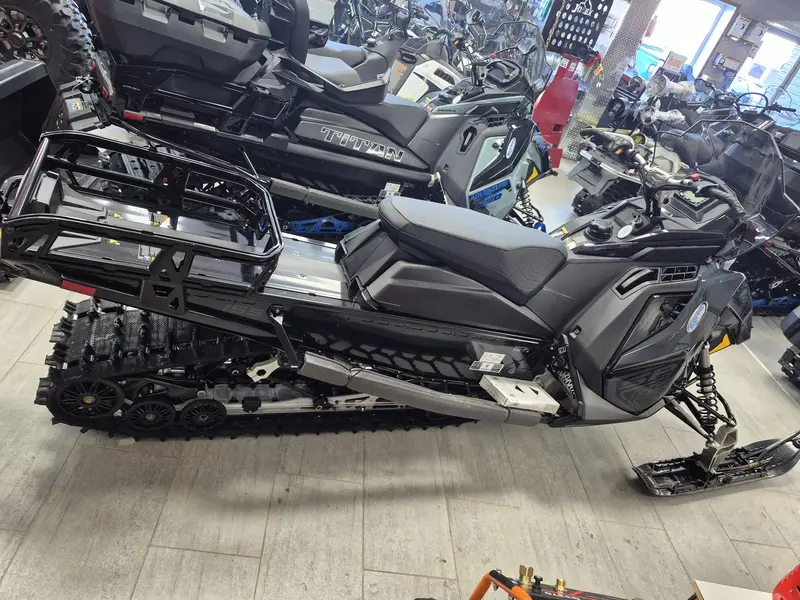 2026 Polaris 650 VOYAGEUR SP 155 S26TFF6RSL thumbnail 3