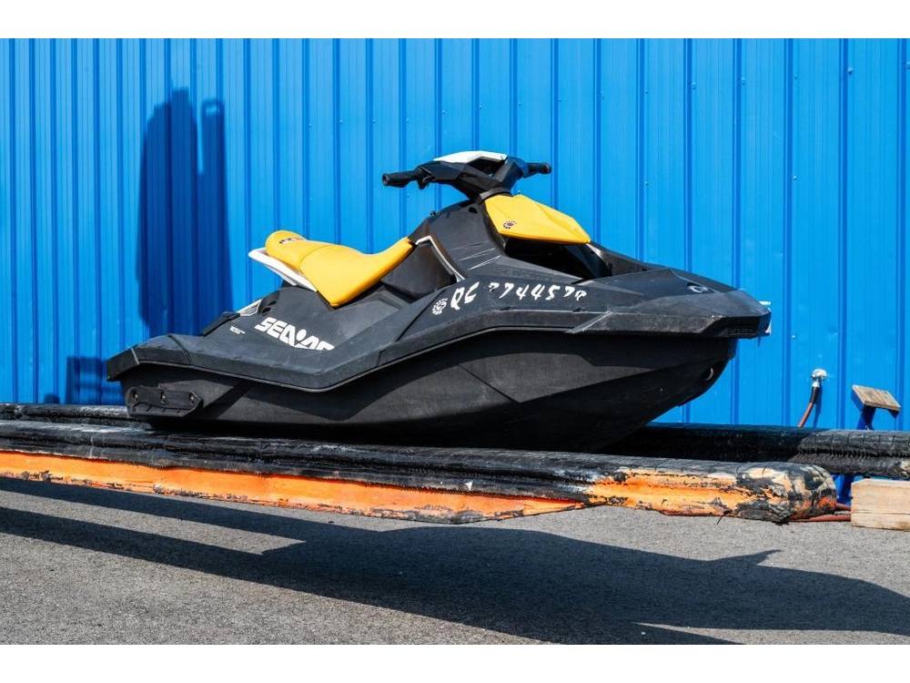 Bombardier Spark 2021 alt