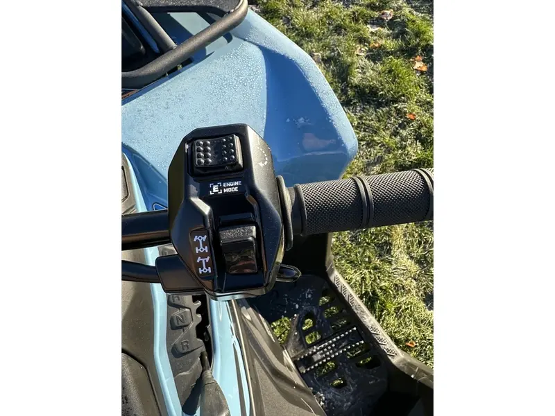 2026 Can-Am Outlander XT 700 thumbnail 17