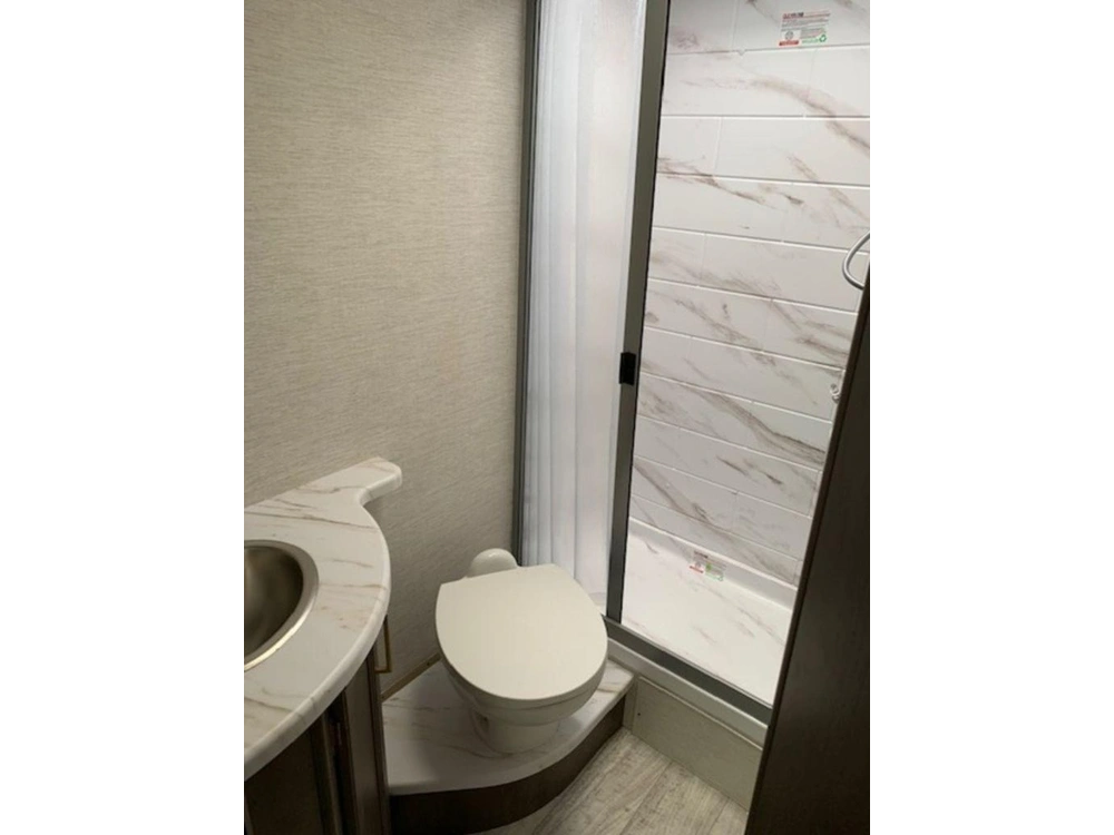 2024 Thor Motor Coach Chateau 24f alt