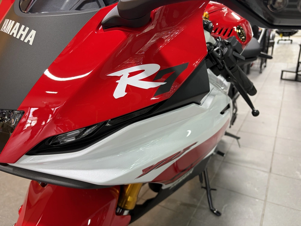 2026 Yamaha Yzf-r7 70th Anniversary Edition alt